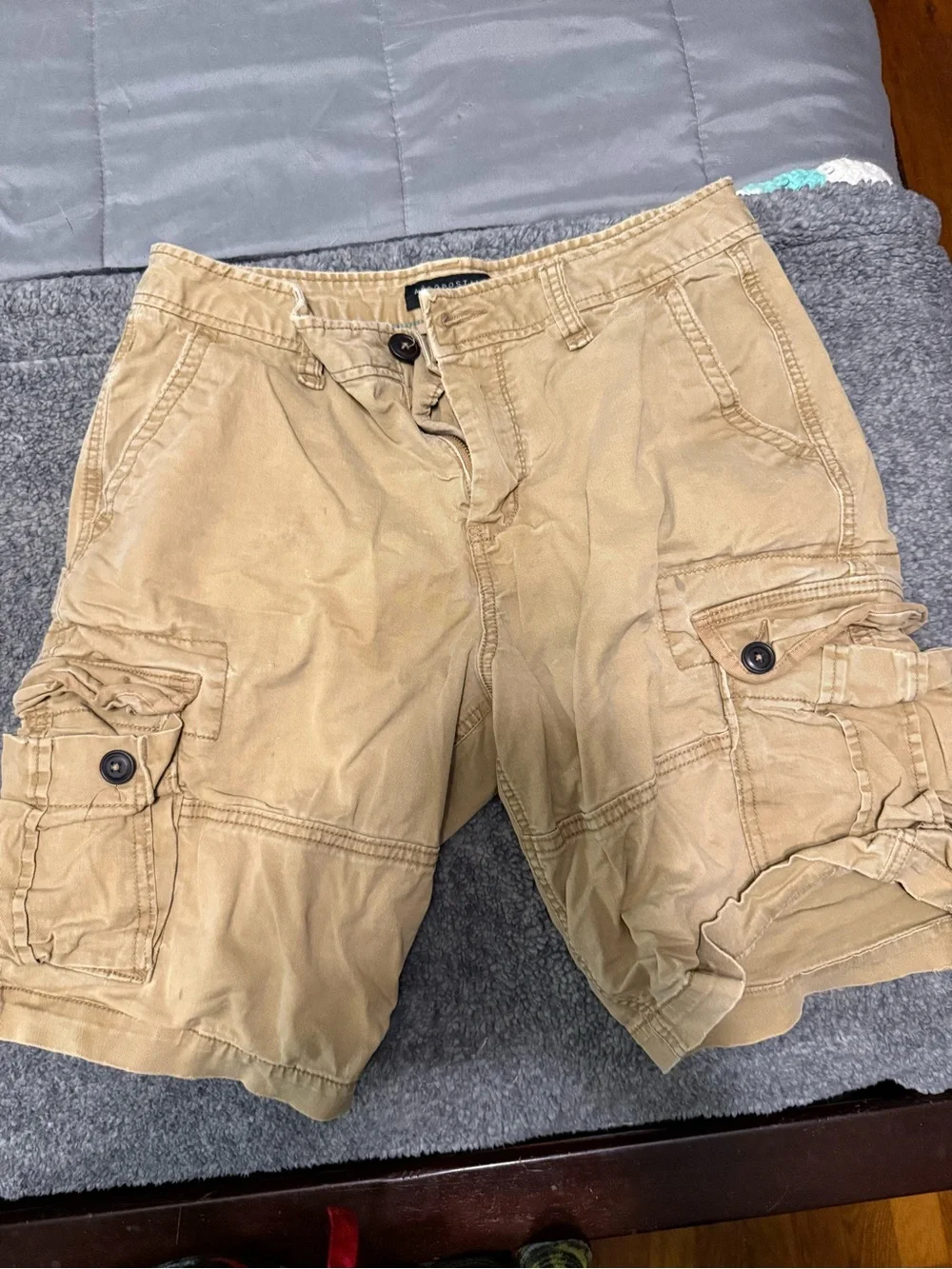 Aeropostale Men's Tan Cargo Shorts with Button Flap Pockets